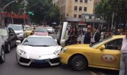 江苏出租车爆料新闻最新,司机揭露行业乱象，乘客权益谁来守护？